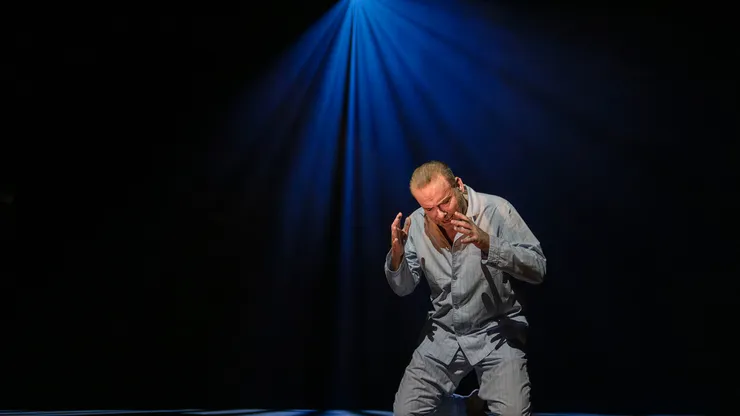 robe-royal-danish-opera-03.jpg