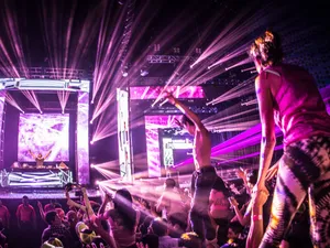 Robe Hits It Hardwell in Sao Paulo