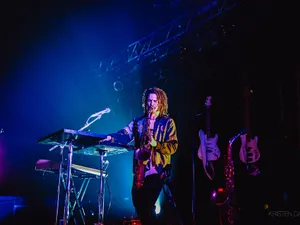 MegaPointes Vibin’ Out with FKJ