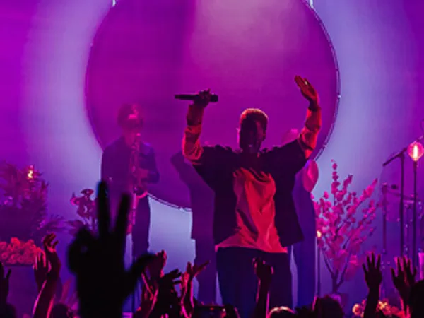Robe ESPRITES and Sunbeams for Arlo Parks Tour