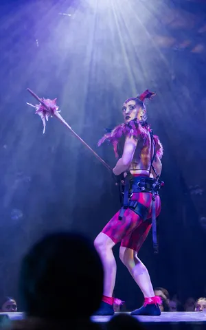 Robe Flies with Hatupatu / Kurungaituku Production