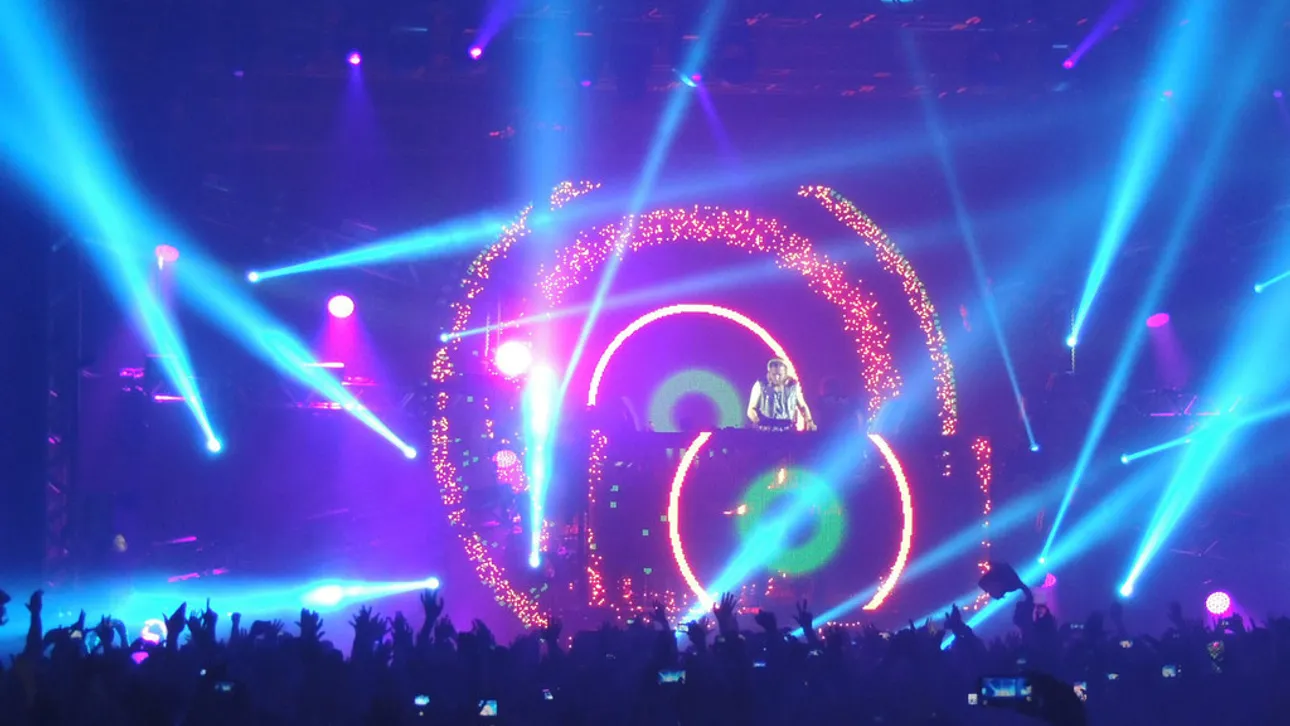 David Guetta Rocks Brazil with Robe
