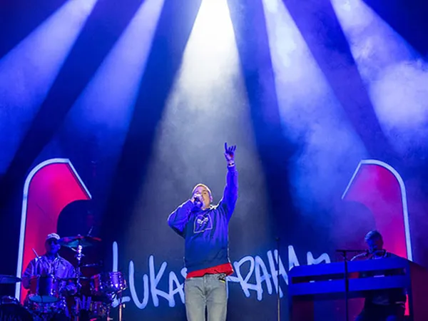 Robe FORTE RoboSpot in the Pink for Lukas Graham Tour