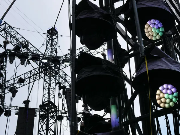 Soprano éblouit le Stade de France avec plus de 420 projecteurs Robe Lighting