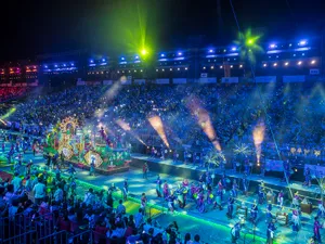 Robe Celebrates Singapore Chingay Spectacle