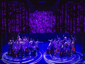 Theater Akzent Chooses Robe DL Series