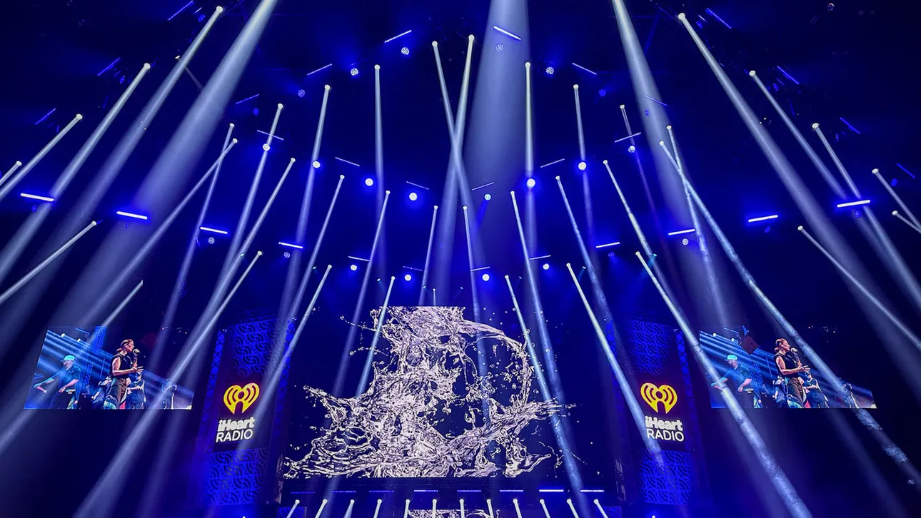 The Need for Robe Speed at iHeartRadio Fiesta Latina