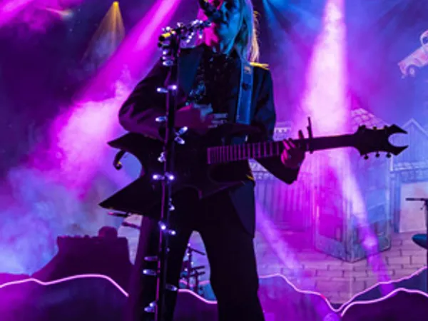 Robe on Tour with Phoebe Bridgers