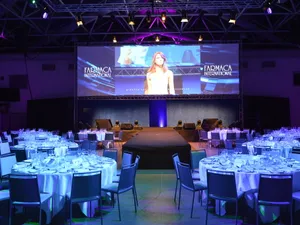 LEDBeam 1000s in Hair Raising Italian Show!