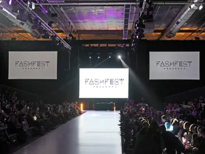 Robe in Fashfest for Elite
