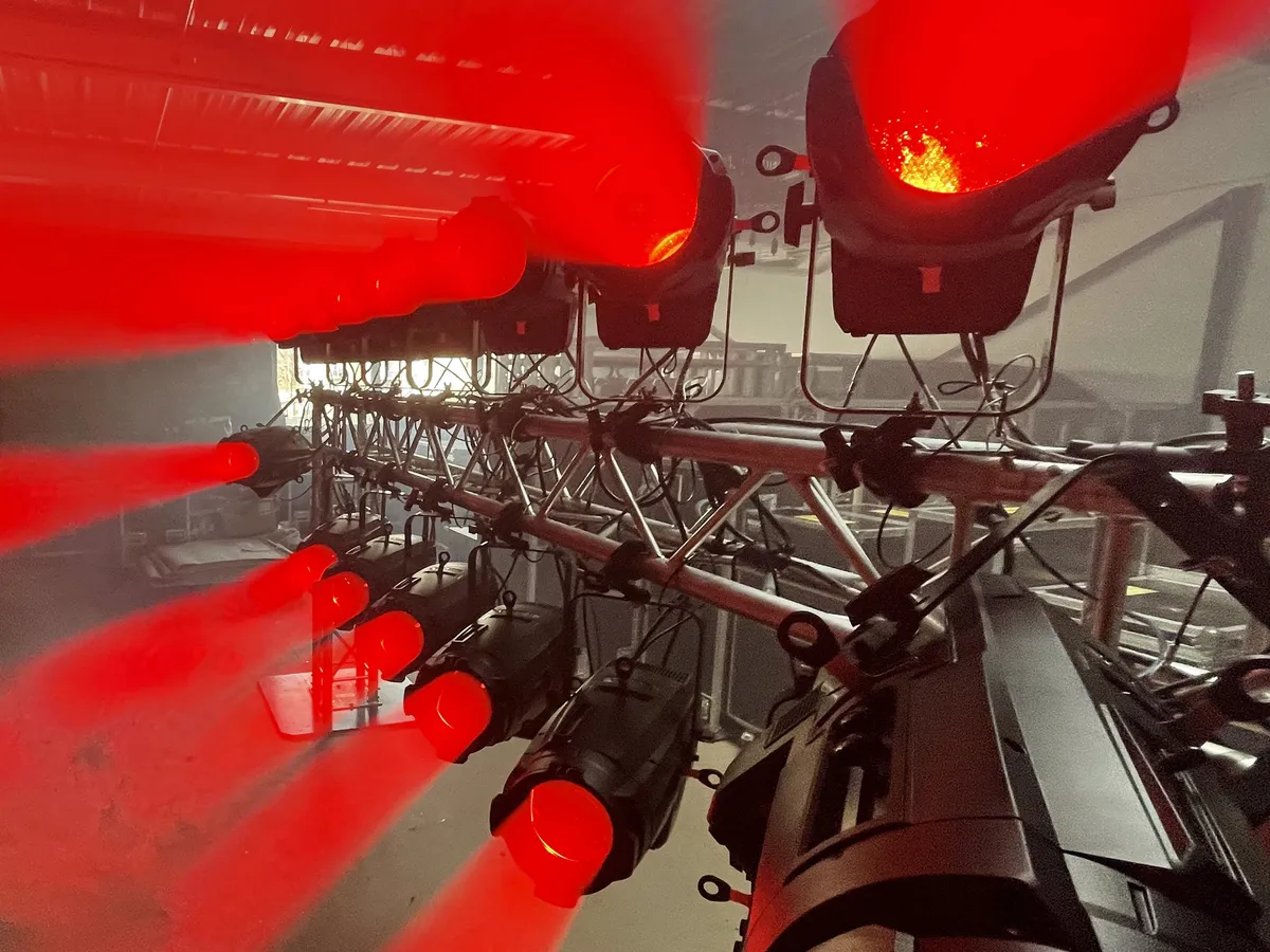 Music Plus choisit la découpe T11 de Robe Lighting