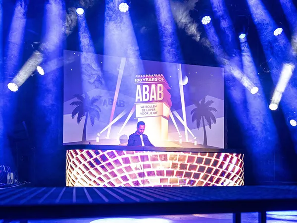 Theater aan de Parade Reenergises with Robe