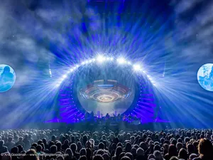ELO Alone in the Universe with Robe BMFLs