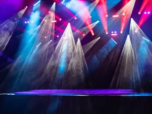 Robe Makes the Moves at Cpunt Venue