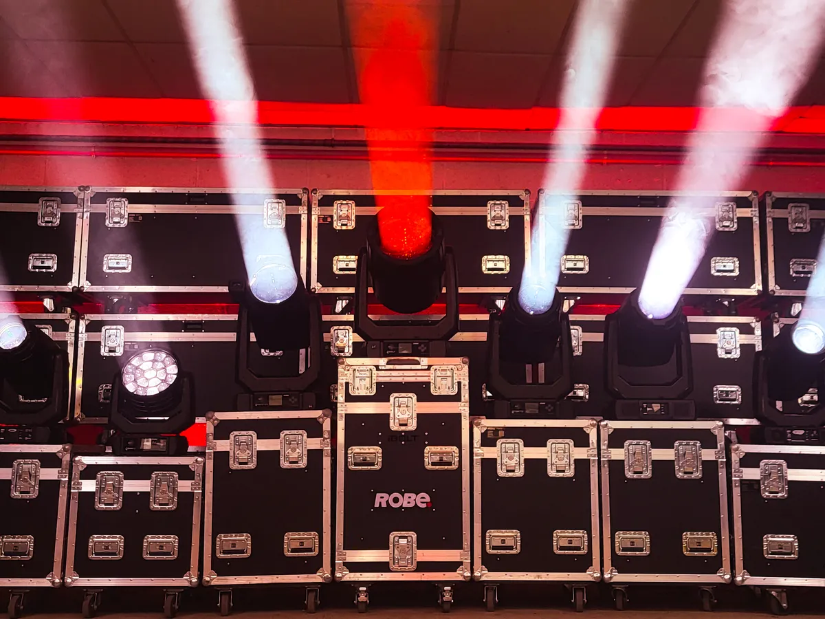 MOG RENT massively expands its ROBE Lighting stock and asserts its leadership of the Dry Hire market in France