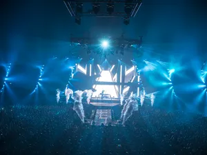 Robe Embraces Armin