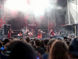 Robe Shows its Metal
