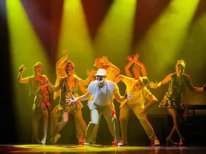 Robe Brings on the Sunshine for Carnival Cruises