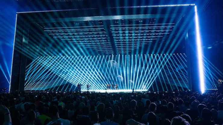 18153