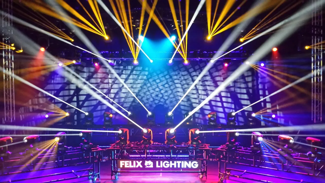 felix-lighting-adds-robe-pointe-01.jpg