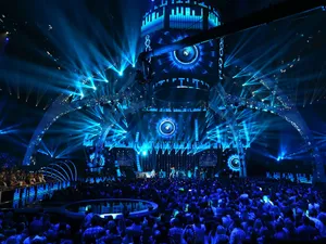 Robe Rocks 2015 CMT Awards with Over 250 Fixtures