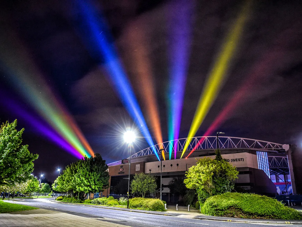 Pointes to DW Stadium
