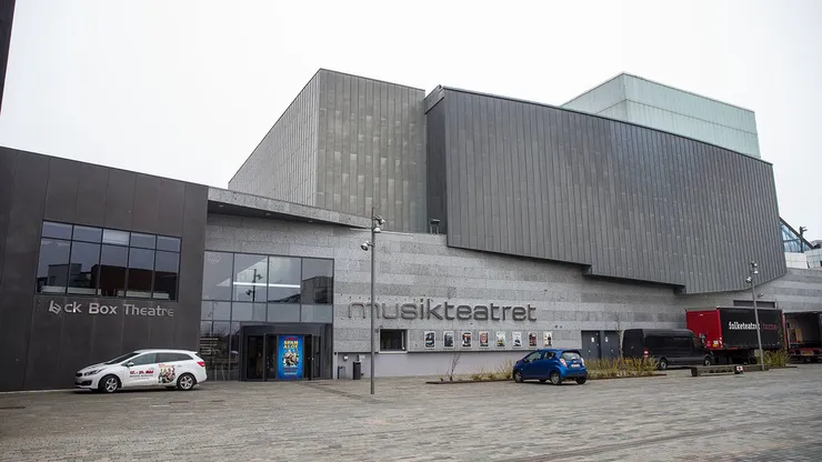 robe-holstebro-musikteatret-02.jpg