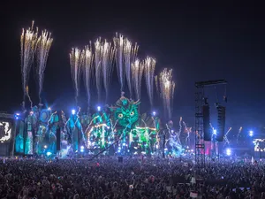 Felix Lighting Invests in BMFLs for EDC and Grateful Dead shows