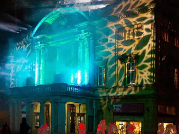 Hull Gets Festive with Robe