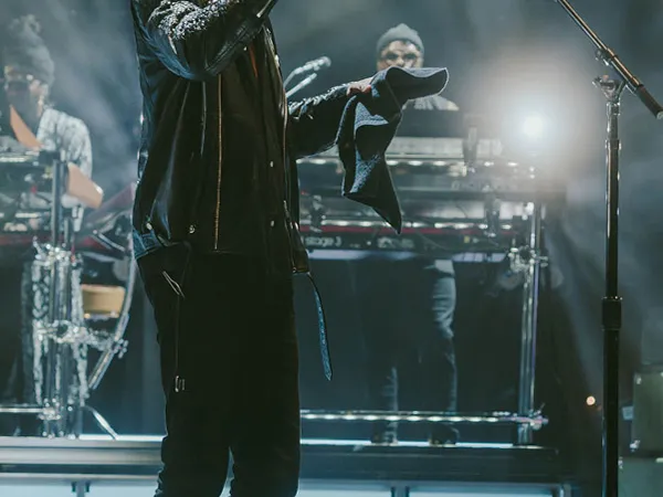 Robe FOOTSIES and TetraXs for Gary Clark Jr Tour