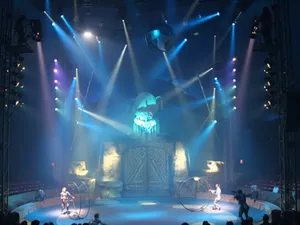 Robe в канадском цирке Cirque Niagara TEST RU