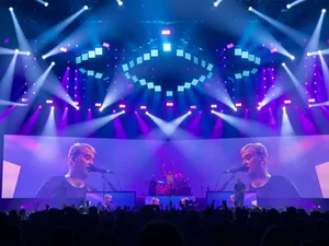 Blink-182 Not Bored with Robe!