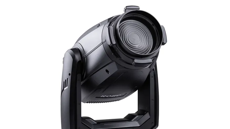 robe-at-plasa-2024-painte-fresnel.jpg