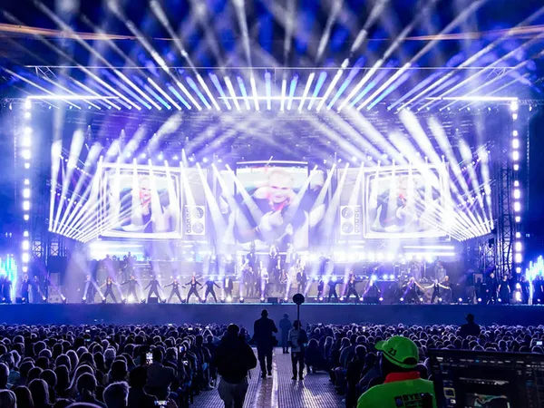 AIG 100 Event Dazzles with Robe