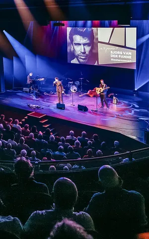 Frontline Rocks Up a Storm with Robe