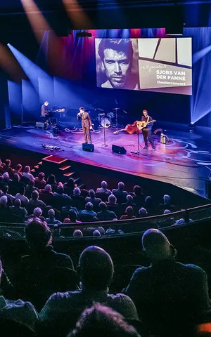 Frontline Rocks Up a Storm with Robe