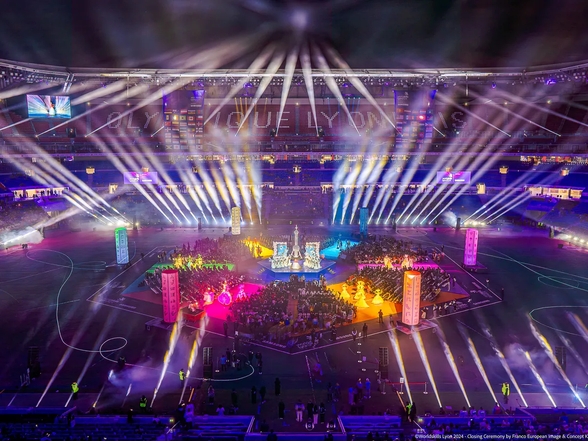 Concept K signe la cérémonie de clôture de la Worldskills Lyon 2024 avec le Robe iFORTE LTX