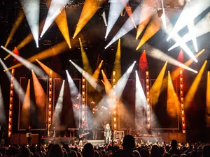 Robe Helps Keep the Flame for Miranda Lambert Tour