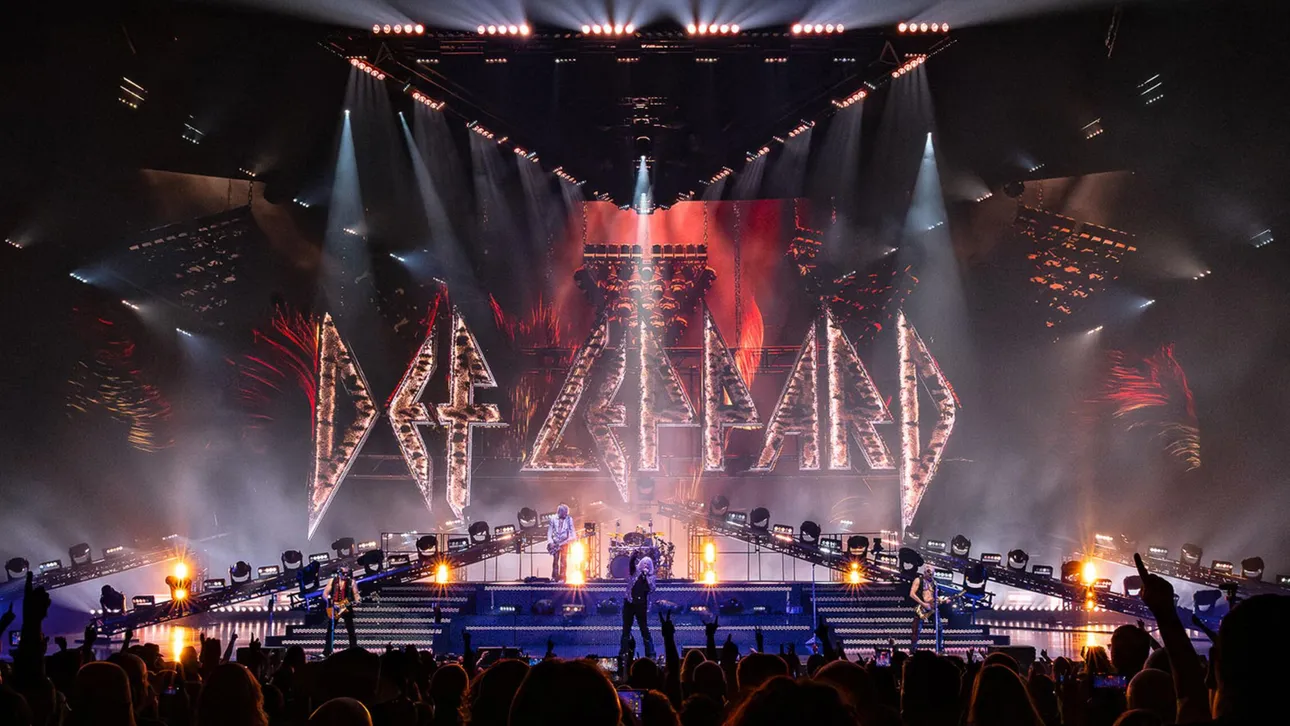 Def Leppard Hysteria in Las Vegas with some Robe Influence