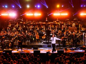 hr setzt beim Music Discovery Project 2025 auf Scheinwerfer von Robe