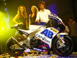 Robe Sponsors MotoGP Star Karel Abraham