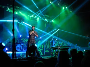 Robe Pointes Tour with Chris Young