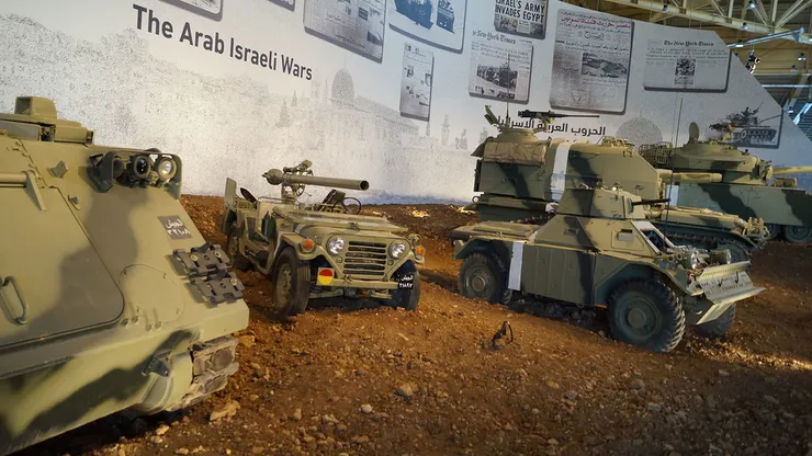 robe-royal-tank-museum-jordan-03.jpg