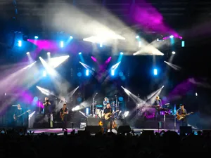 Robe Pointes for O.A.R. Tour