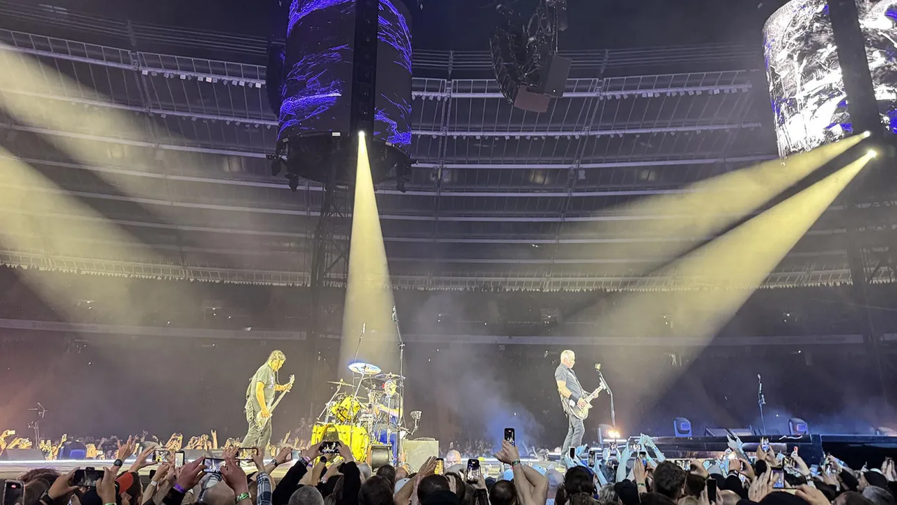 Robe Spotlights Metallica’s Incredible M72 2026 Stadium Tour