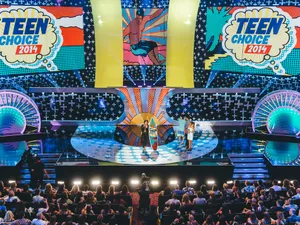 Robe Shines at 2014 Teen Choice Awards