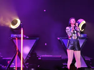 Icona Pop ‘Blown Away’ with Robe Cyclones