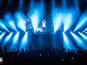 Armin van Buuren Gets Intense with Robe in Mexico