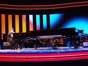 Robe Helps Celebrates Lang Lang’s Birthday in TV Special