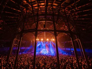 Roundhouse Rounds off All Robe Moving Light Rig with new ESPRITES